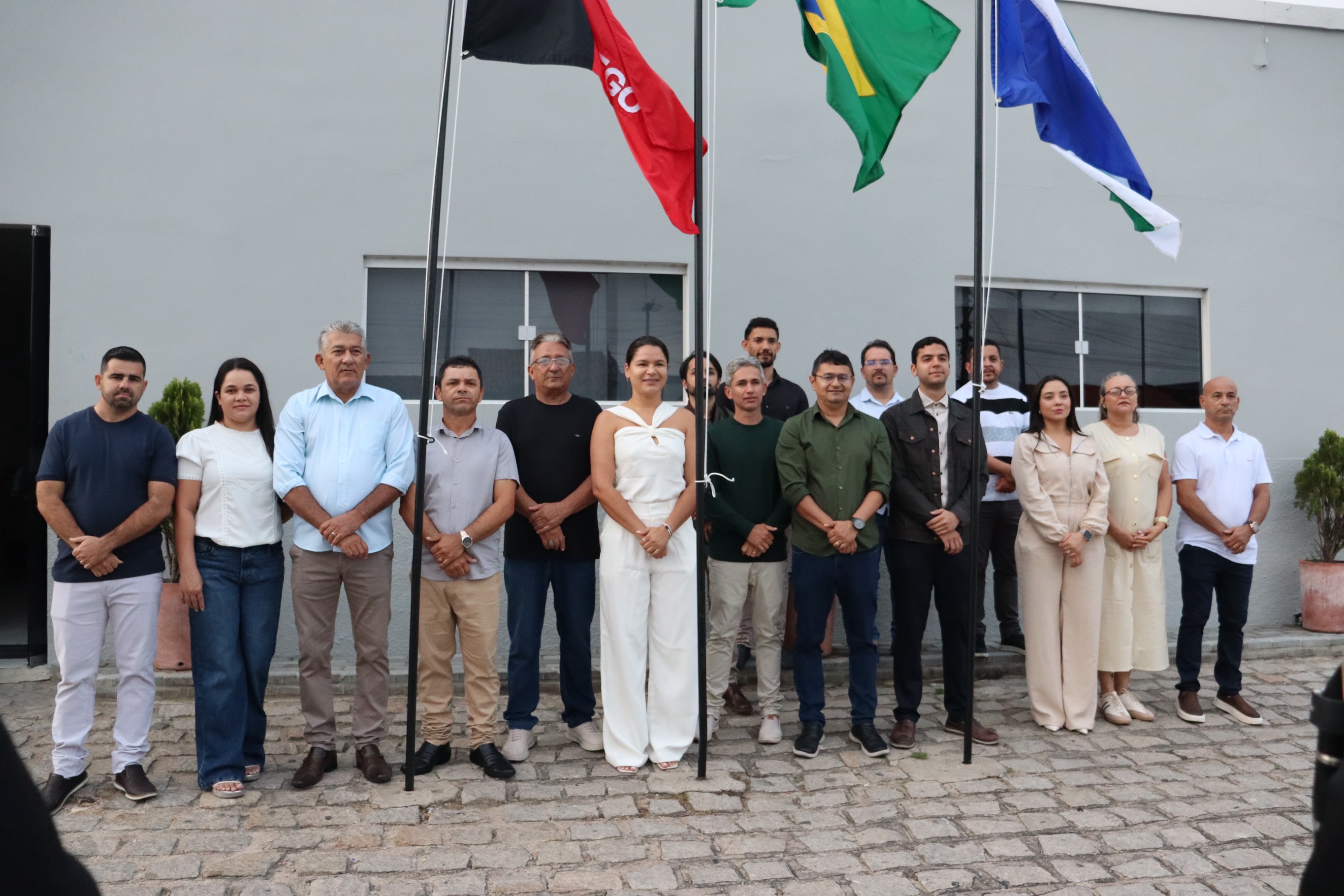 Hasteamento das bandeiras em alusão ao 7 de Setembro é realizado em Baraúna