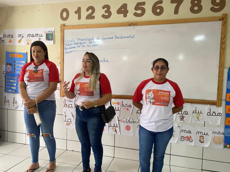 MOVIMENTO NACIONAL PELA MULTIVACINAÇÃO na área da ACS Nayara Andréia